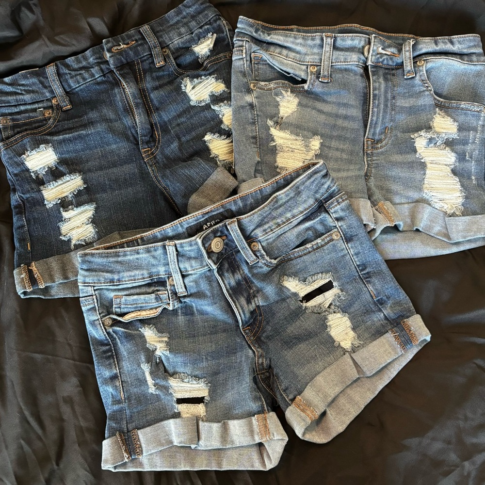 Set of 3 Aero jean shorts!